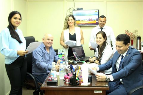 Pedido de informes sobre inseguridad en el centro de Asunción con dictamen de aprobación
diputados.gov.py/index.php/noti…
<a href="/DipTrinidadM/">Manuel Trinidad Colmán</a> <a href="/rocio_abed/">rocio abed</a> <a href="/KattyaGonzalez9/">Kattya Gonzalez</a> <a href="/IPSParaguay/">IPS Paraguay</a> <a href="/RocioVallejoA/">Rocio Vallejo</a> <a href="/sebagar8/">Seba Garcia</a> <a href="/sebavillarejo/">Seba Villarejo</a>