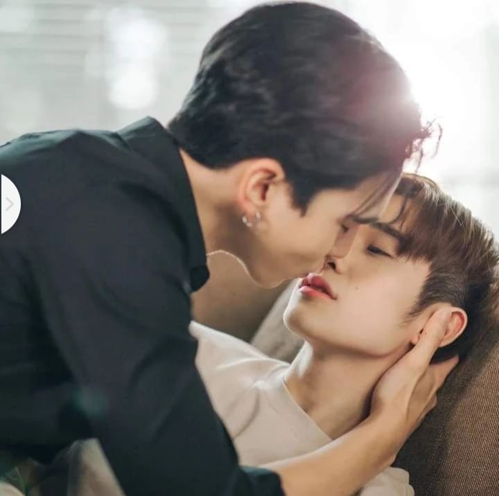 aieshu17's tweet photo. There is no difference between series and real life. 🤗💕

#cutiepieseries
#Cutiepieseriesofficial 
#ศรัณย์รุจีรัตนาวรพัน 
#ธ์ณฐสิชณ์เอื้อเอกสิชฌ์
#natasituareksit #natnatsit
#maxnat #maxsaran 
#mandeechannel
#domundiboys #DOMUNDITV https://t.co/9oBVtZZKbL