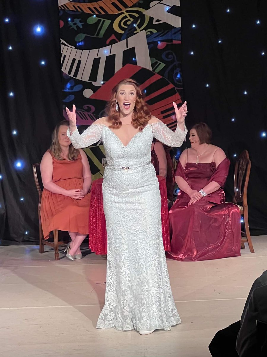 Viva la Diva, an evening with the North East's leading ladies, past and present. Being a diva requires a lot of sequins, at least one costume changeand more prosecco than anyone should reasonably consume, especially when they have to get up and belt out a solo! 🤦‍♀️🥂