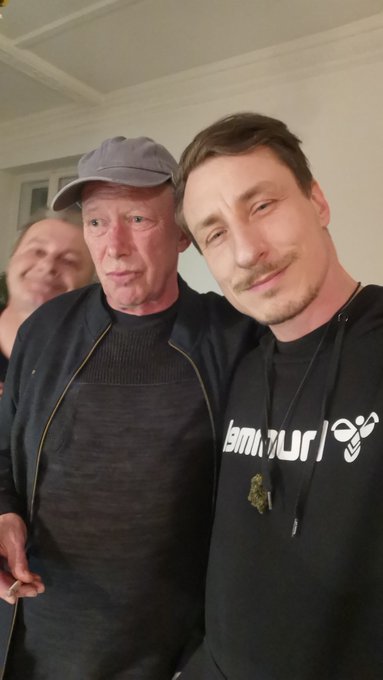 Morgen geht's los #420 Demo mit @Richter_Mueller am #brandenburgertor ab 13 Uhr geht's los 😜  #Weedmob<a class="tags" target="_blank" title="On Twitter" href="/?out=eyJ0eXAiOiJKV1QiLCJhbGciOiJIUzUxMiJ9.eyJpYXQiOjE3MjM3MjQ1NjcsImlzcyI6InR3cG9ybnN0YXJzLmNvbSIsIm5iZiI6MTcyMzcyNDU2NywiZXhwIjoxNzU1MjYwNTY3LCJyZWRpcmVjdF91cmwiOiJodHRwczovL3R3aXR0ZXIuY29tL1JpY2h0ZXJfTXVlbGxlciJ9.5zEmN0lB1jCIDhTIvp-dQe213Ws-yK99c_jZPrEJY6WBeMZ3mj0_S4-jptbFvIrBXpto4Qrh3br77eS9lRa34g">@Richter_Mueller</a><a href="/tag/legalizeit"class="tags"><span>#legalizeit</span></a><a href="/tag/leap"class="tags"><span>#leap</span></a><a href="/tag/brandenburgertor"class="tags"><span>#brandenburgertor</span></a><a href="/tag/weedmob"class="tags"><span>#weedmob</span></a>