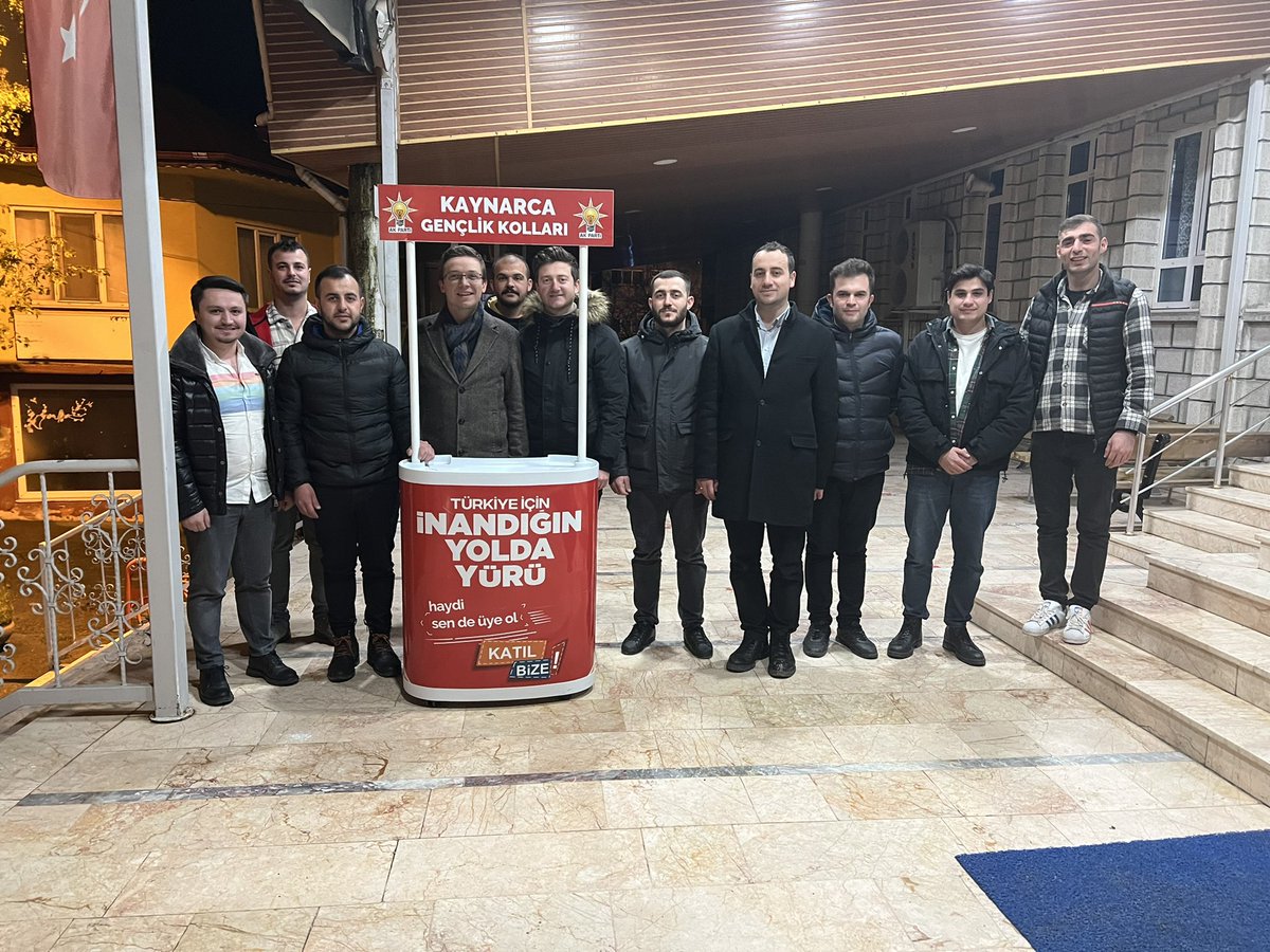 AKGencSakarya's tweet photo. #Ramazan  ayının manevi güzelliğini birlik ve beraberlik havasını Kaynarca’da yaşamaya devam ediyoruz 😌

Genç kardeşlerimizle Kaynarca Merkez Camiinde teravih namazında buluştuk. Teravih namazı çıkışı vatandaşlarımıza lokum ikramında bulunduk. https://t.co/5kHj6xSZXZ