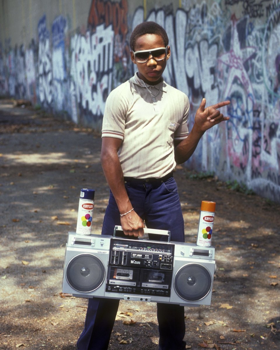 SUMweekly's tweet photo. 80's Hip-Hop culture documented by Henry Chalfant https://t.co/HF1221tWY4