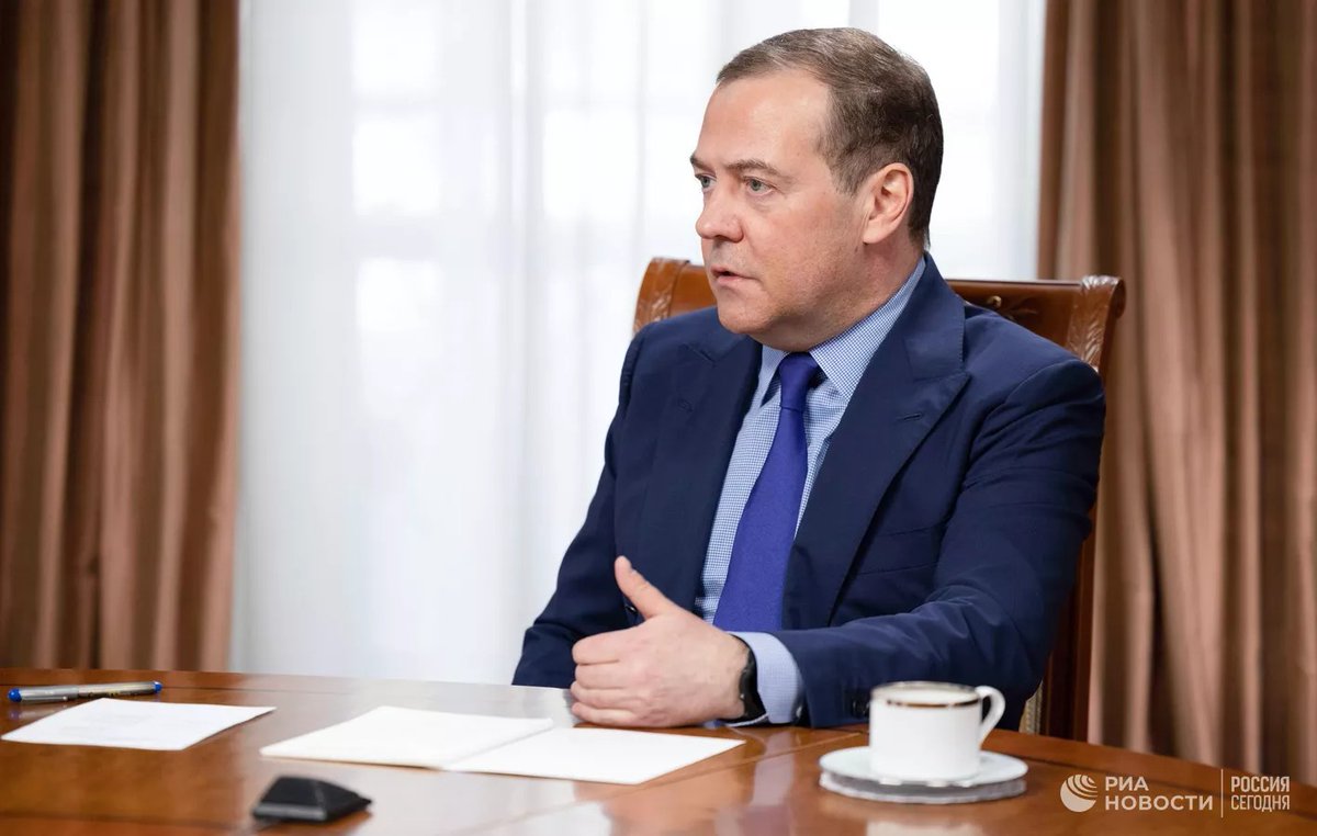 rianru's tweet photo. Наемники на Украине для России не "добровольцы", заявил Медведев
https://t.co/umeHUFW85G https://t.co/E5HR0wXbcX