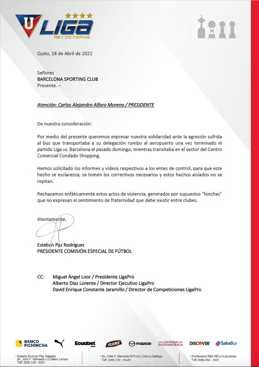 LDU_Oficial's tweet photo. #Solidaridad 🤝   @BarcelonaSC https://t.co/SkRdXNn8Ee