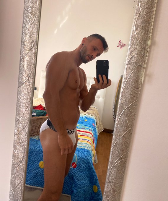 My outfit of the day 😈 https://t.co/NBkkhk1pCb