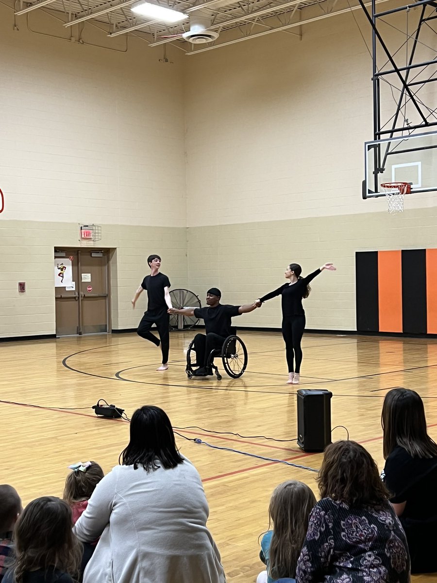 Sarah Ross tweet media