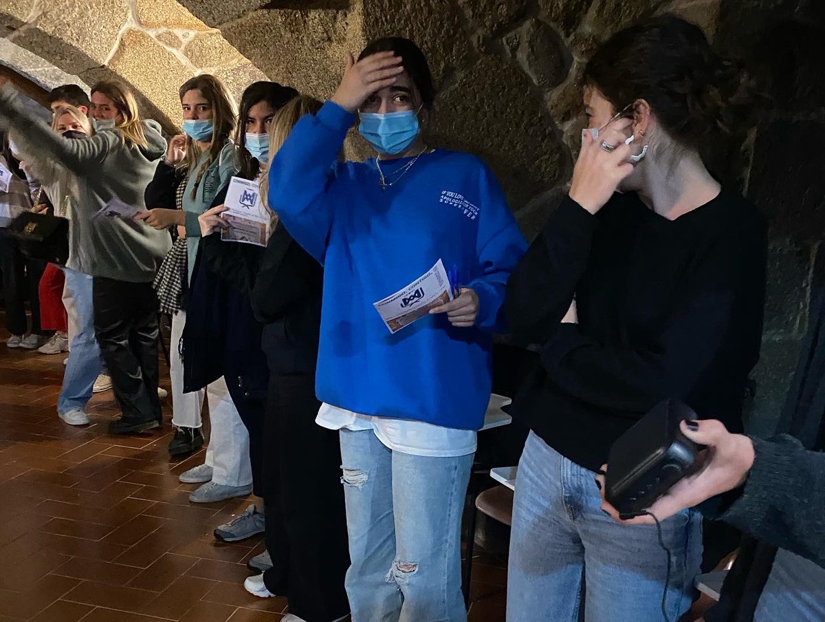 ciamariavigo's tweet photo. Segundas convivencias de 2°Bachillerato en el Real Monasterio de Armenteira “Recogiendo la vida” #cmariaeducación #cmaria.es #enCompañía https://t.co/r1bHhSO1gO