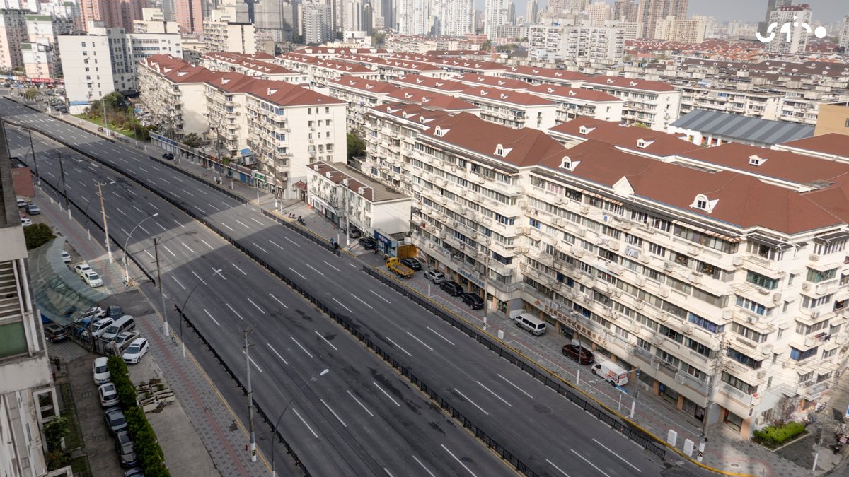 كورونا يعود للتفشي في الصين وتحديداً في شنغهاي فتم فرض إجراءات صارمة بعد أن وصلت حصيلة الإصابات في ا...