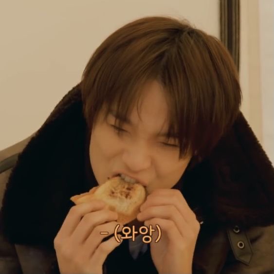 น้องแฮชานเคยบอกว่าเวลากินพุงออปังจะกินส่วนหัวก่อน เพราะถ้ากินจากหางน้องปลาจะเจ็บ ประมาณว่า กินส่วนหัวปลาจะได้ตายไวๆ5555 (จินตนาการเด่กเร้ก) ละน้องกินจากหัวก่อนจริงๆ เอ็นดูอะ55555