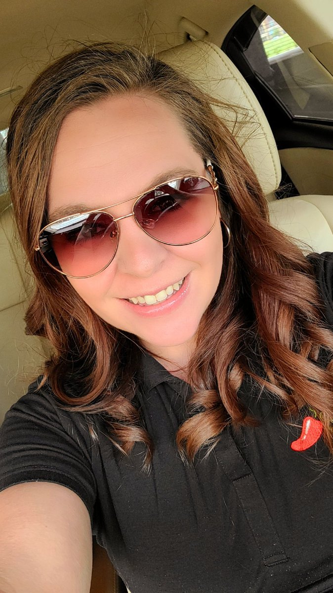 byefelicia929's tweet photo. Checked in, cleaned up, and headed to the RSC !!!! Can't wait to #chilisgrow this week with some amazing leaders throughout our brand!!! #chilislove #EMERGE2022 #MOOREBETTER @amanda3mckinney @taryn_mahaffey @twchilihead https://t.co/cRdhDQlwMX
