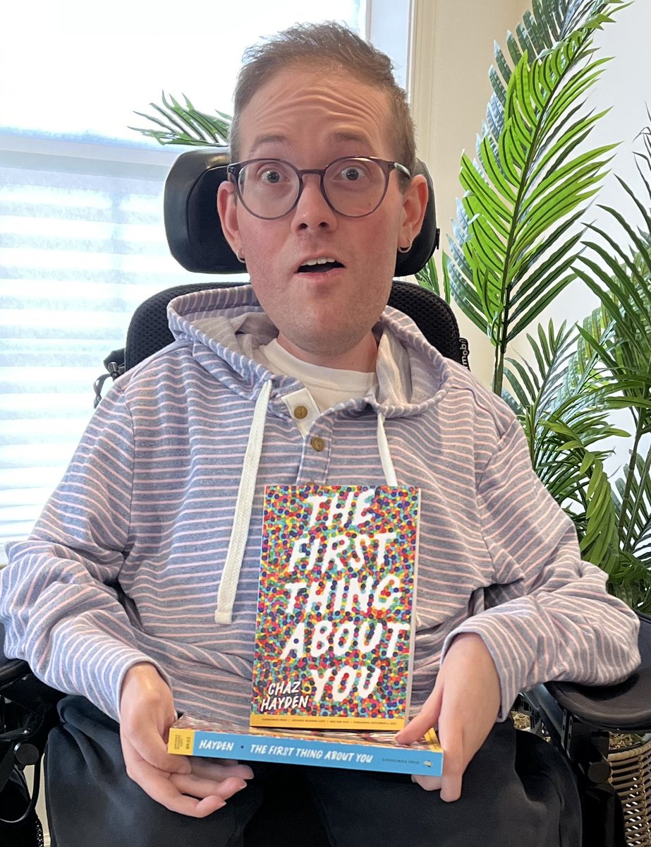 TheChazHayden's tweet photo. ‼️ARC GIVEAWAY‼️

2 signed copies of my debut YA novel The First Thing About You. It follows a boy in an awesome wheelchair who’s determined to reinvent himself at his new high school.

Rules:
🟢 RT
🔵 Follow me
🟣 Reply with your fav color

@22Debuts please don’t let this flop https://t.co/4bfxRGNCmJ