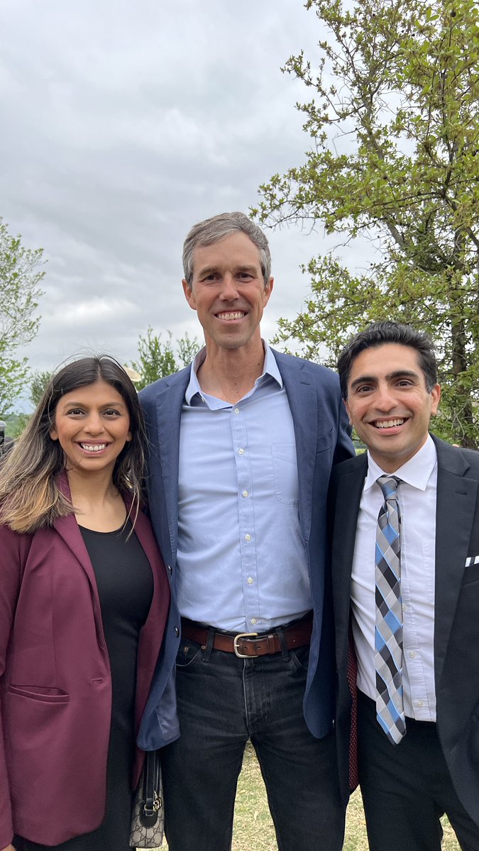 SalmanBhojaniTX's tweet photo. Chatting and dining with the next governor of Texas! So great to see Beto O'Rourke tonight.

#BhojaniForTexas #BetoForTexas #HD92 #Flip92 https://t.co/oghlAvubtV