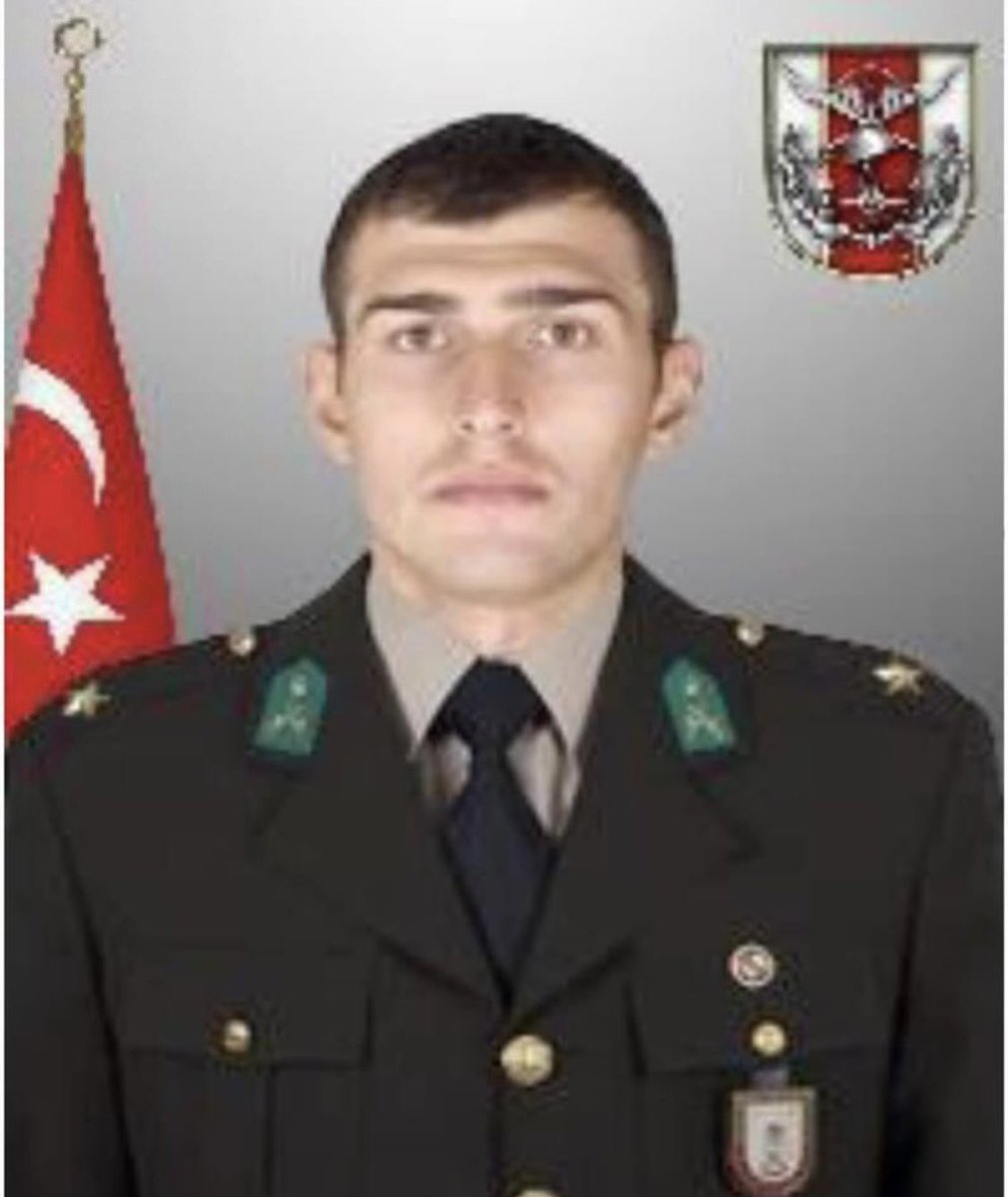 HaldunSehitoglu's tweet photo. Pençe Kilit Harekatı’nda şehid düşen Çankırı Atkaracalar’lı Teğmen Kaan KANLIKUYU  Allah’tan rahmet ve mağfiret, ailesine ve yakınlarına sabr-ı cemil niyaz ediyorum. 

Milletimizin Başı Sağ Olsun. 🇹🇷 https://t.co/YuMZRhXfFt