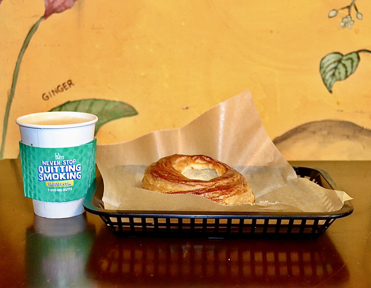 Come say hey to Josh and get yourself some munch!
👍 #sustainable #smile #lacafe #echopark