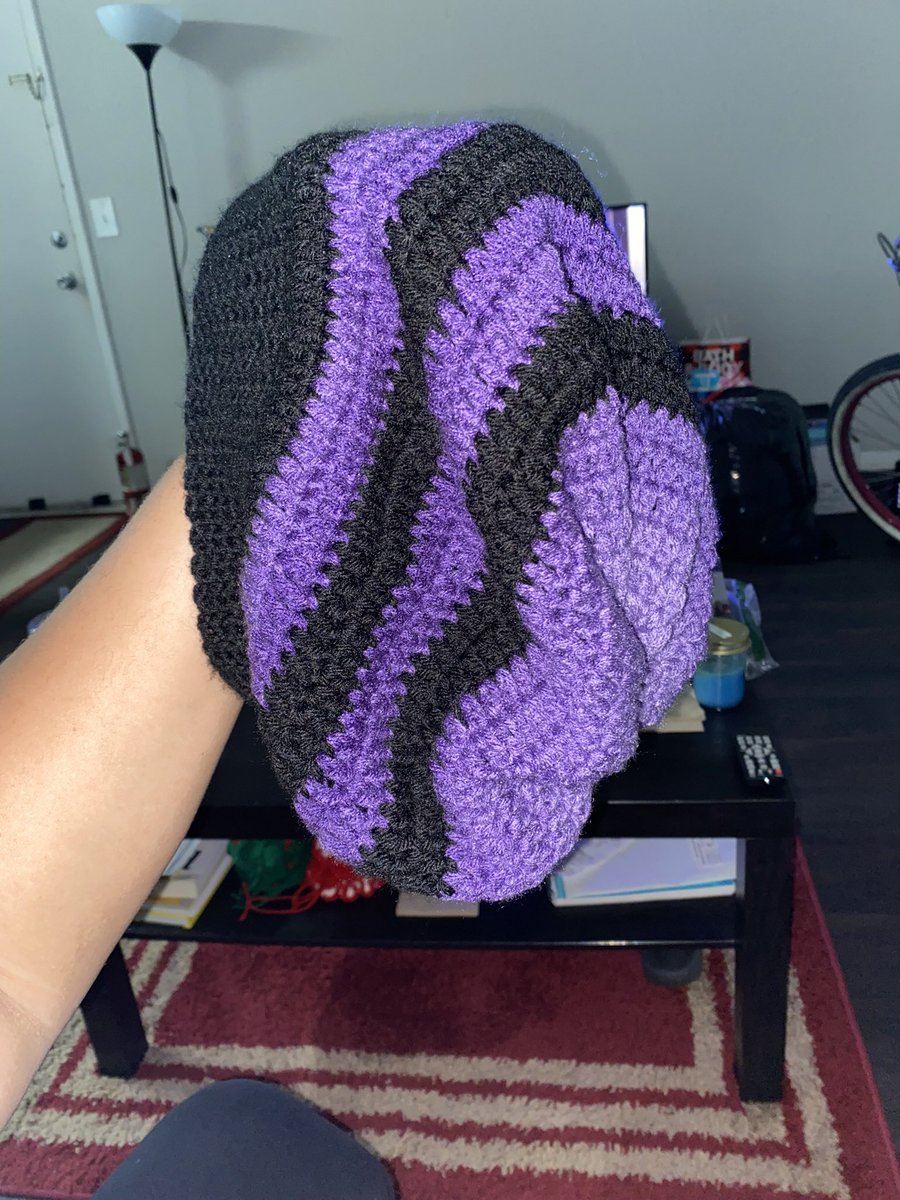 crochetbycyd's tweet photo. Slouchy beanie for sale! Made with @RedHeartYarns! Used a 6.0mm hook to create this #masterpiece with #singlecrochet and the body made of #doublecrochet. DM to purchase! $30 +shipping. #yarnspirations #fashion #BlackGirlsRock #handmade #slouchyhat #crochetpattern https://t.co/6QiMLWyyZu