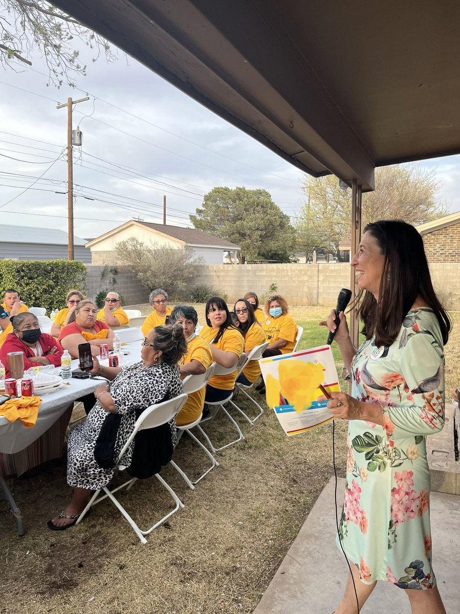 somosaccionnm's tweet photo. .@TeresaForNM shared her excitement about her more diverse congressional district w/some her new CD3 constituents in Hobbs and Roswell. #PeoplesMap #nmpol https://t.co/yqpAhiSk6b