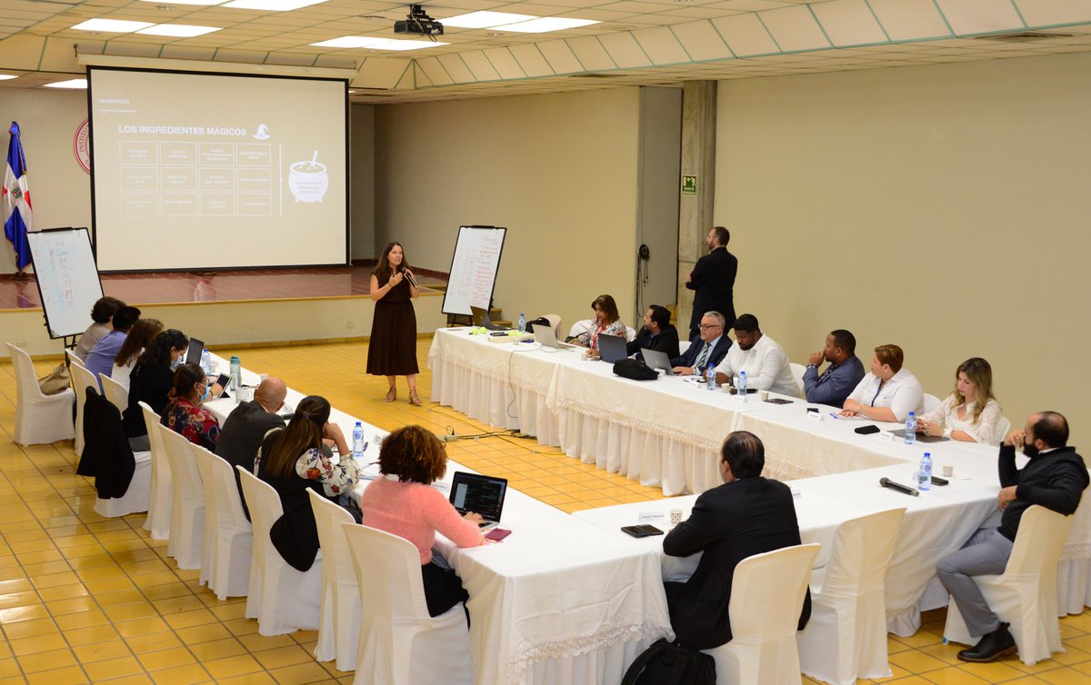 REINSTITUTE_TW's tweet photo. 🧵Today in the Dominican Republic 🇩🇴: RE!NSTITUTE Catalysts facilitate the System Leader Design Session (SLDS) with leaders from institutions that work with DIGEMAPS for the certification of sanitary products. #Changein100Days — with @BancoMundialLAC https://t.co/TBIaxF5Ejh