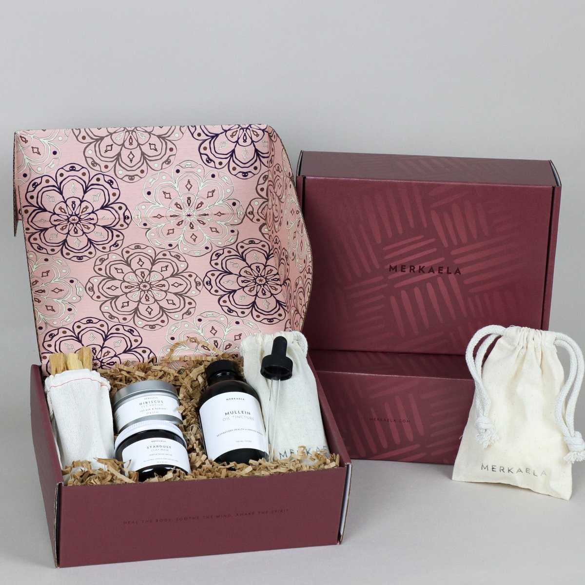 😍 When the inside of the box is just as pretty as the outside! 🙌

📦 <a href="/merkaela/">MERKAELA LIFE</a> delivers organic, vegan and handcrafted products curated to make your self-care routine an all around holistic experience!

#iboxup #custombox #subscriptionbox #ecommercepackaging #packaging