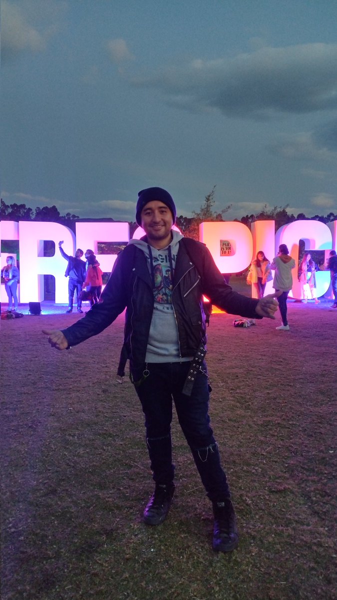 Willer880905's tweet photo. Ya hace un mes de el #estereopicnic2022 y hasta hoy subo foto de ese día. #Multipase https://t.co/9p5K0gWp37
