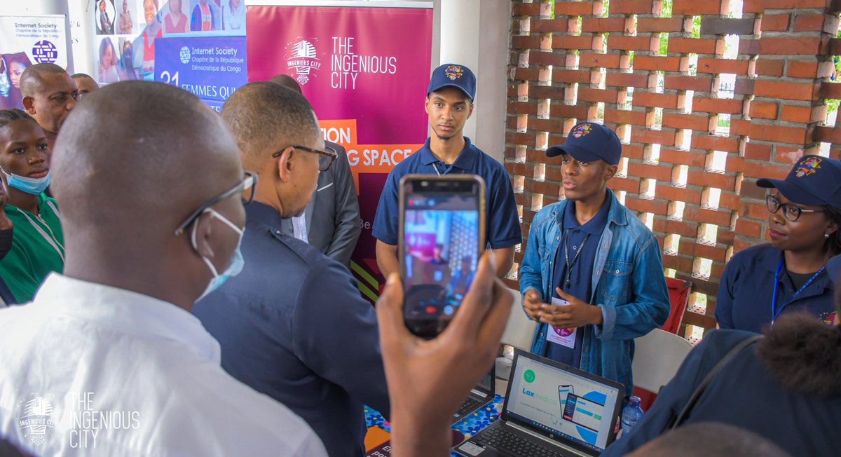 Ingeniouscity's tweet photo. @ScienceRDC ⎮ Fin de la 1ère journée d'exposition ! Nous avons eu le réel plaisir d'accueillir sur notre stand plusieurs participants et invités parmi lequel S.E.M. José Mpanda, Ministre de la Recherche Scientifique et Innovation Technologique en RDC 🇨🇩
1/4 https://t.co/6m2QVc07F9