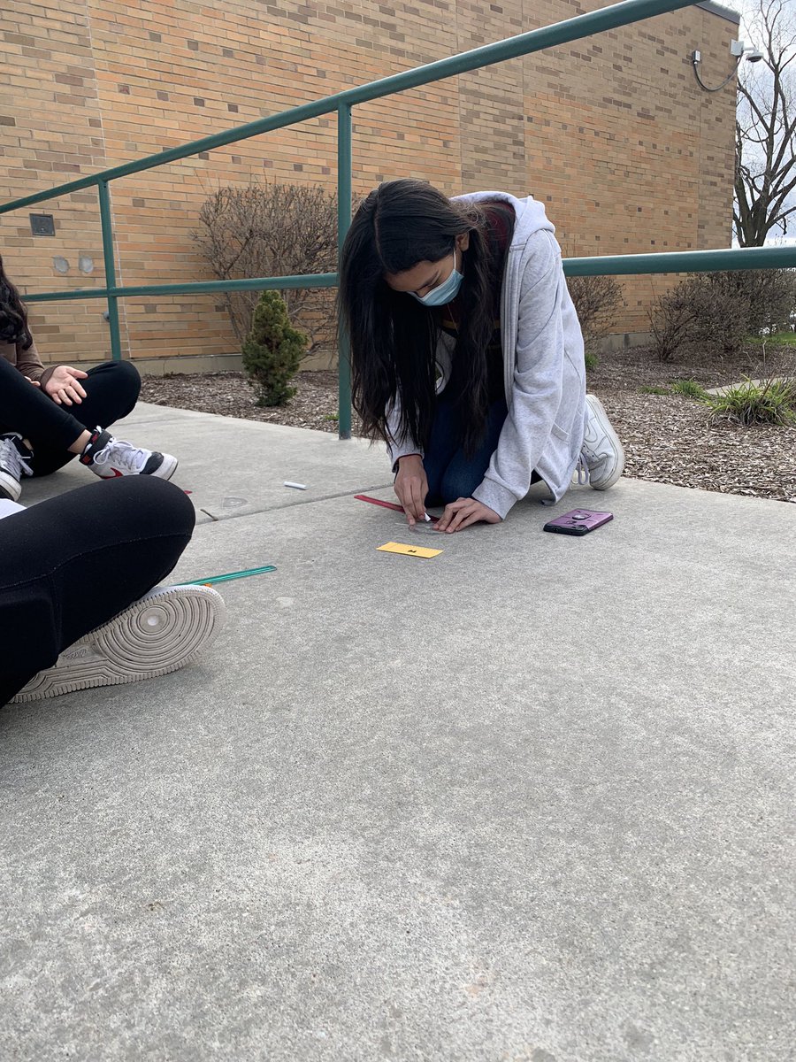 MrsJ_1000's tweet photo. Find a trio and construct your 🔻! So much fun with 7th grade today! @TracyGroark @bridgetforde @kristiIshikawa @samdean #d59math #togetherwecan https://t.co/N7uV7CL1Jr