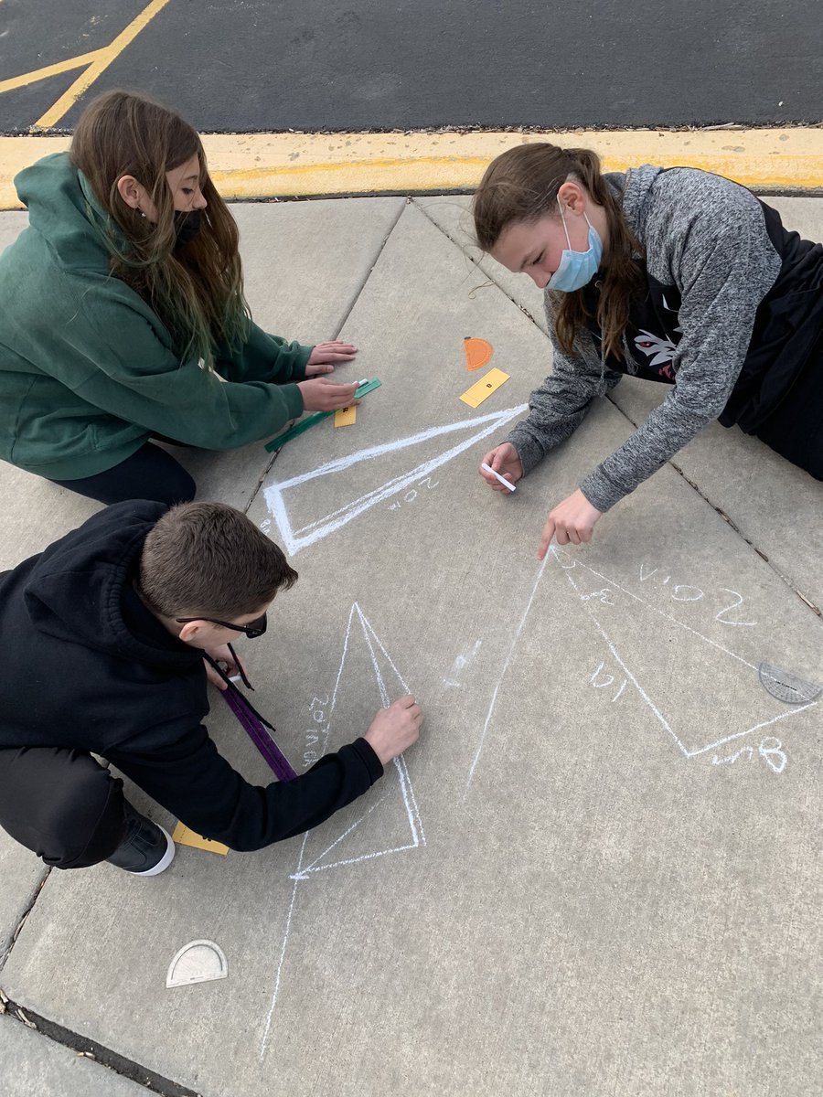 MrsJ_1000's tweet photo. Find a trio and construct your 🔻! So much fun with 7th grade today! @TracyGroark @bridgetforde @kristiIshikawa @samdean #d59math #togetherwecan https://t.co/N7uV7CL1Jr