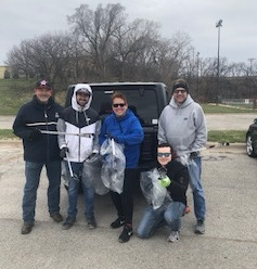 urbs2332's tweet photo. I work for a GREAT Company. They allowed our team time off to volunteer with #KeepOmahaBeautiful as part of #EarthDay . We cleaned up Lynch Park. Great times with GREAT people! https://t.co/yWbpWXkWto