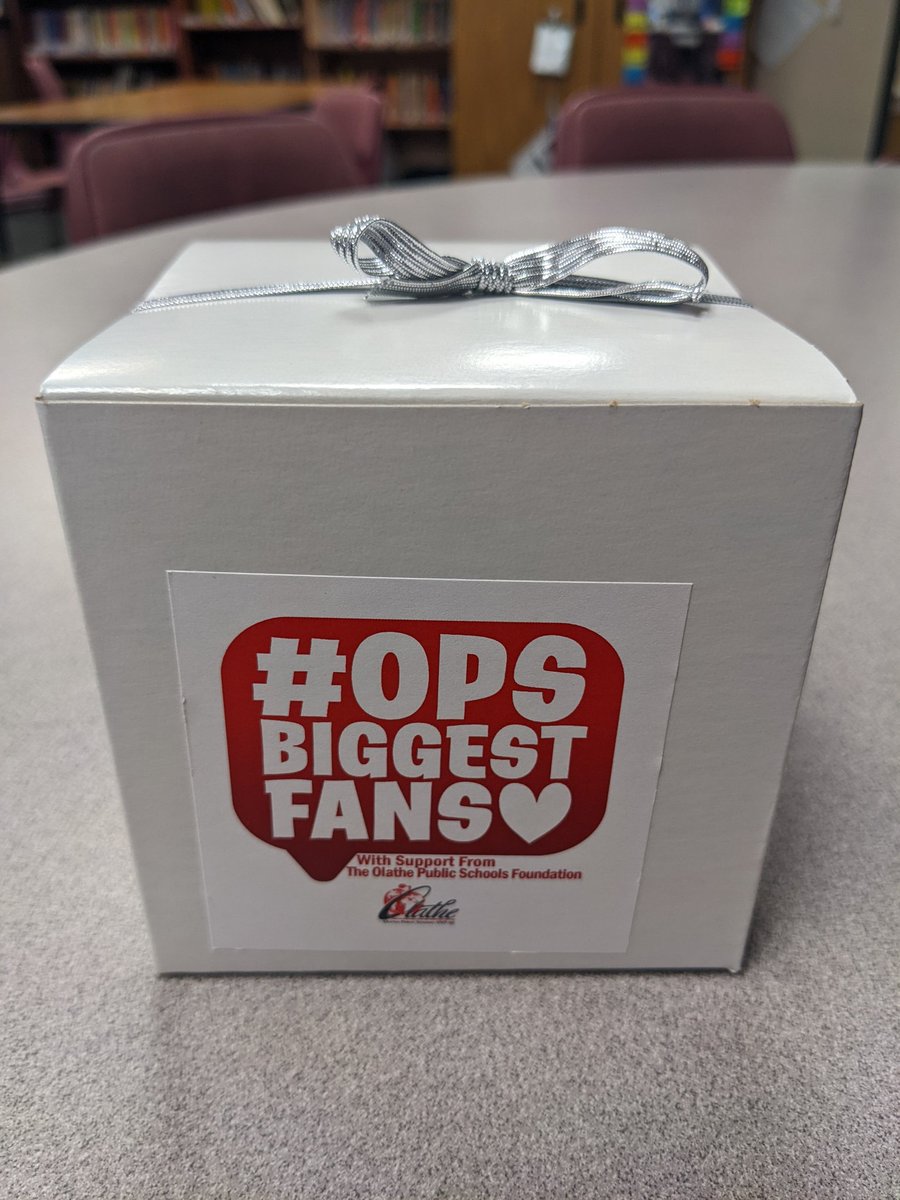 MrMelick_USD368's tweet image. #surpriseanddelights today at @RocketsRR. Thank you @olatheschools and @OPSF233 for thinking of us and for the goodies! #opsmomentsthatmatter #OPSBiggestFans