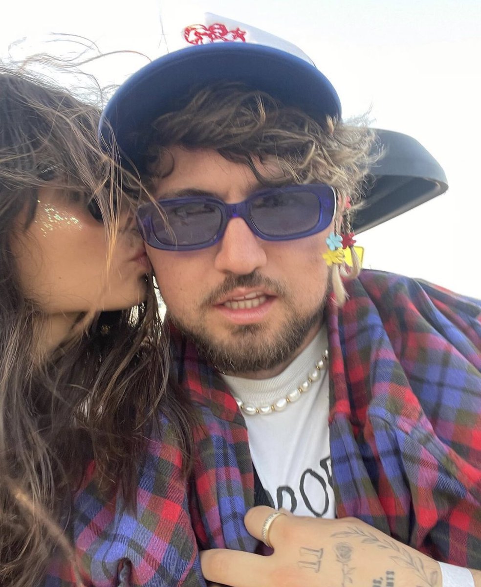junesfeels's tweet photo. I LOVE THEM SO MUCH PLEASE https://t.co/bv7YRCVCuN