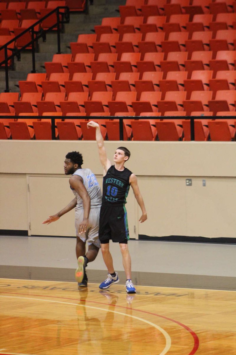 hammondcarson10's tweet photo. Thank-you College Basketball βΌοΈπ€ https://t.co/lELvyAdDDw