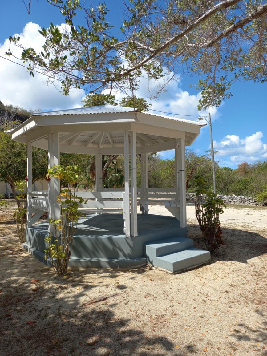 22 Things to do at HH in honour of our 22nd anniversary:

Activity #4 : Have a picnic under our garden gazebo and/ or watch for birds.

Visit or call 948-0563 to learn more!

#22ndanniversary #caymanbrac #sisterislands #22years #gardengazebo #picnics #birdwatching
