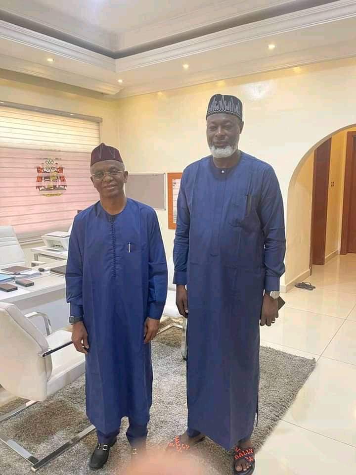 Haruna_Mabo's tweet photo. My Boss
My Leader
My Mentor

HE. Mal. Nasiru Ahmad @elrufai https://t.co/tHzCNiUei2
