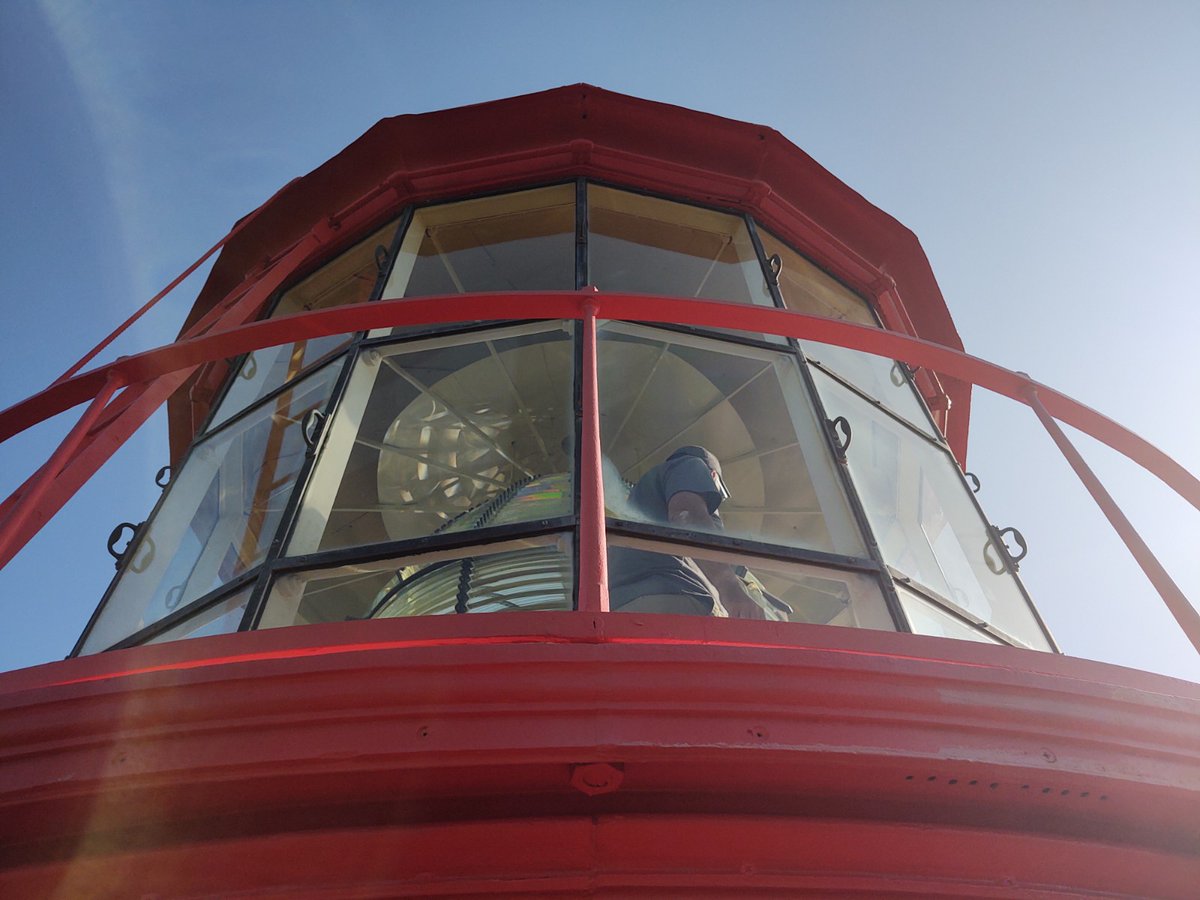 firstlighthouse's tweet photo. Our Operations & Facilities Supervisor, Jason Smith, completed his weekly cleaning of the Fresnel Lens this morning. Check out these pictures of him polishing the lens!
#TowerTuesday #LoveYourLighthouse #StAugustineLighthouse #StaLighthouse #Fresnel #Lens #NationsOldestPort https://t.co/pU23rDAmOL