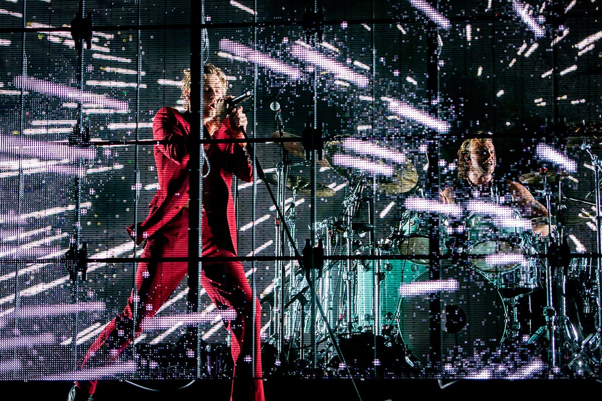 AFASLive's tweet photo. 5 Seconds of Summer, TAKE MY HAND! Wat een show heeft @5sos vanavond neergezet in #AFASLive 🔥 Het hele repertoire van de band kwam langs: van “Beside You” tot “Take My Hand” en tussendoor nog hits van de albums “Youngblood” en “CALM”

Foto's van @DammanPhoto https://t.co/NckfxNBZS8