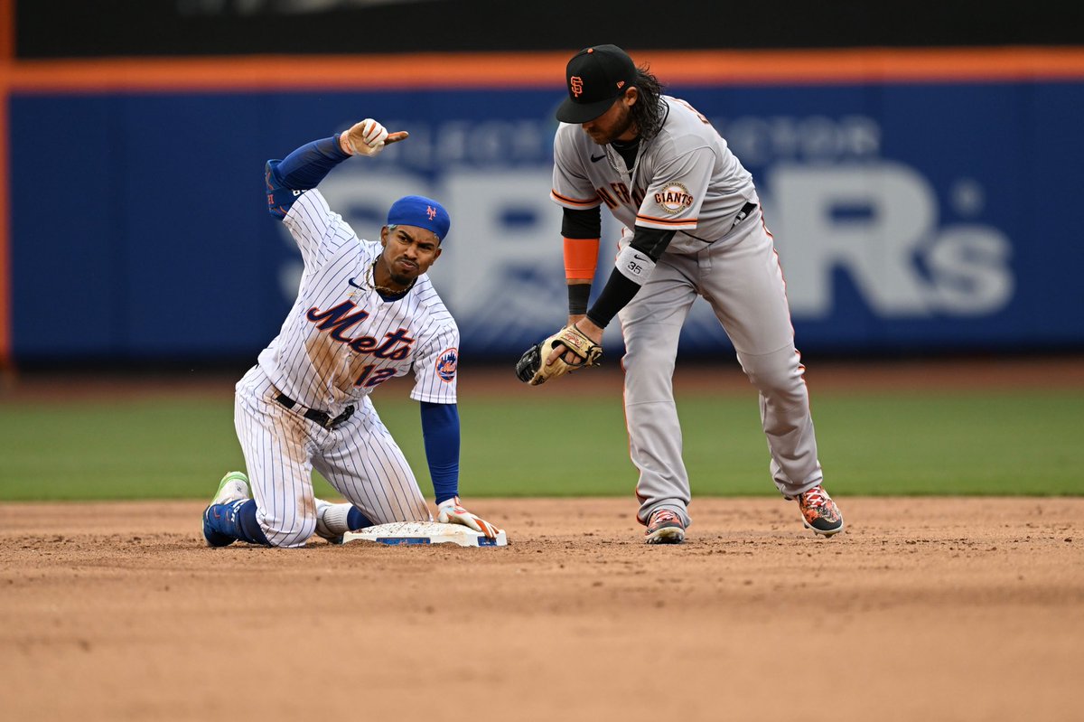 Mets's tweet photo. All tied up headed to the 6th! #LGM https://t.co/MxyJImcakV