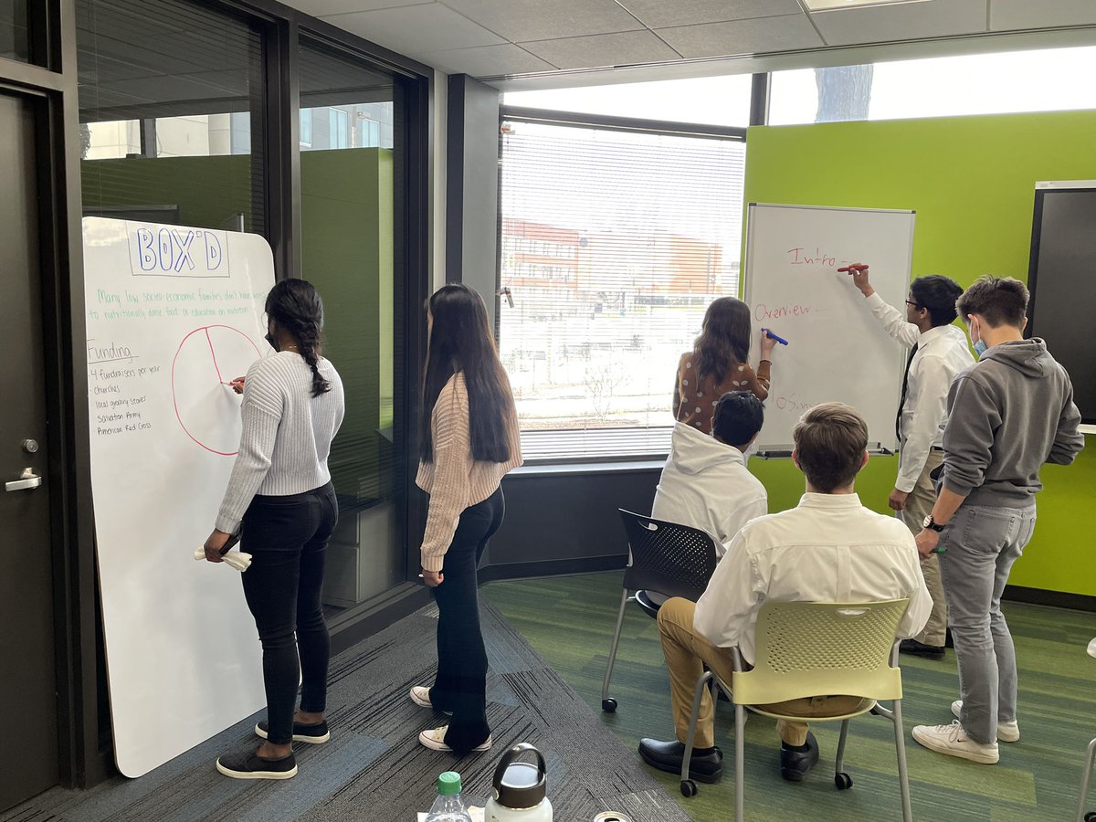 elizabethhubing's tweet image. Inaugural Design Dash ✅

The energy with 100+ area students and educators creating new, innovative business ideas can’t be matched.

Big shout out to @BizInnovatorUI and @EdTechIowa for making this speedy startup event happen! #EdTechIowa