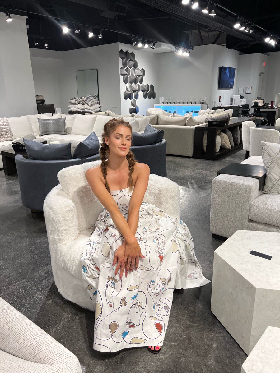 CrystalMcCahill.eth tweet media