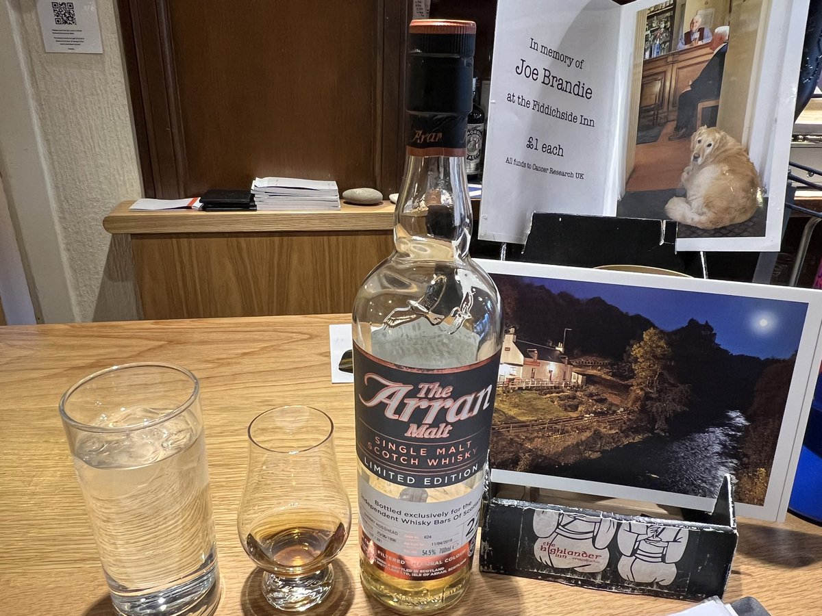 peatandbarley's tweet photo. Good to be back at the #HighlanderInn in @MoraySpeyside. Tonight’s selection included a 22yo @Arranwhisky and a 10yo @Benromach. https://t.co/5X7UWOxoVn