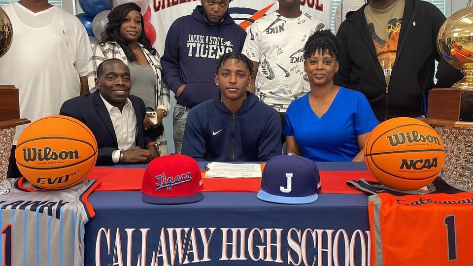 An official welcome to <a href="/keiveon_h/">keivi 🦍🎒</a> to THEE family!