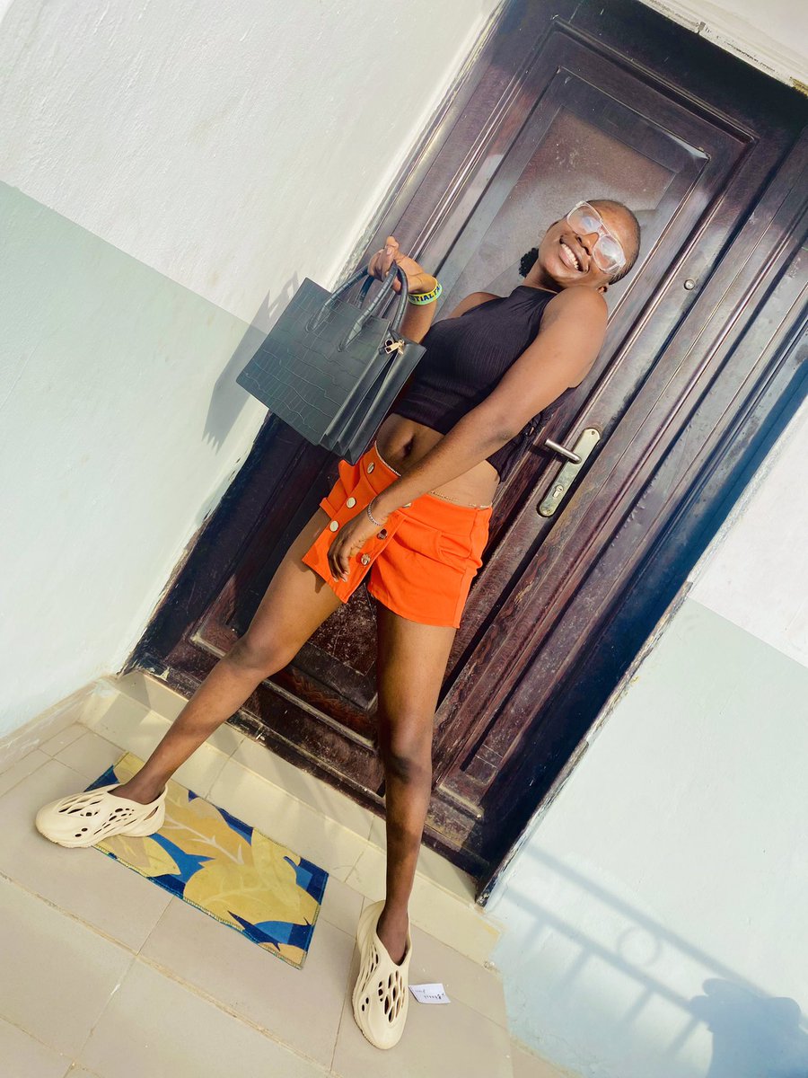 tizmix1's tweet photo. Salu bata jesu 🤪🤪bata yahoo https://t.co/mfOeNkS3Fp