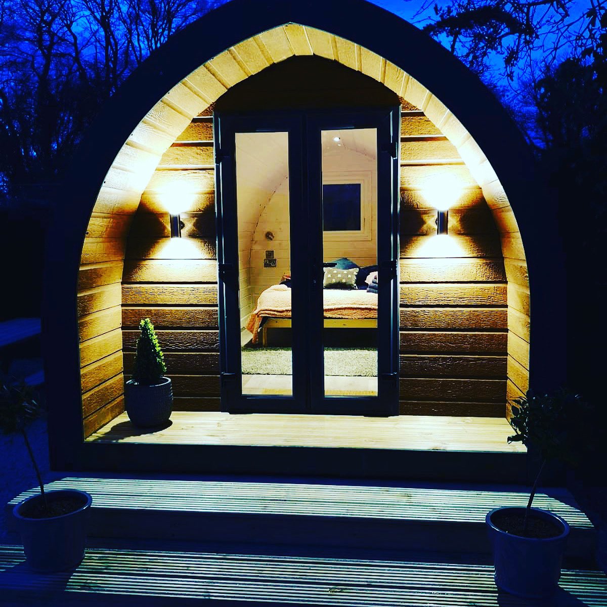 GiffordNick's tweet photo. PLEASE RETWEET Two New Glamping Pods , each for two adults .  Direct access to the South Downs https://t.co/erb67FRwsf https://t.co/SgHN6uQg4W
