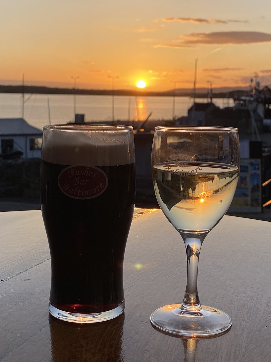 florNEWS's tweet photo. Special delivery! When your favourite bar is selling your book…#BushesBarBaltimore  @PresLetters #WestCork Thanks for the photos @piri124 https://t.co/wBGrWGebjv