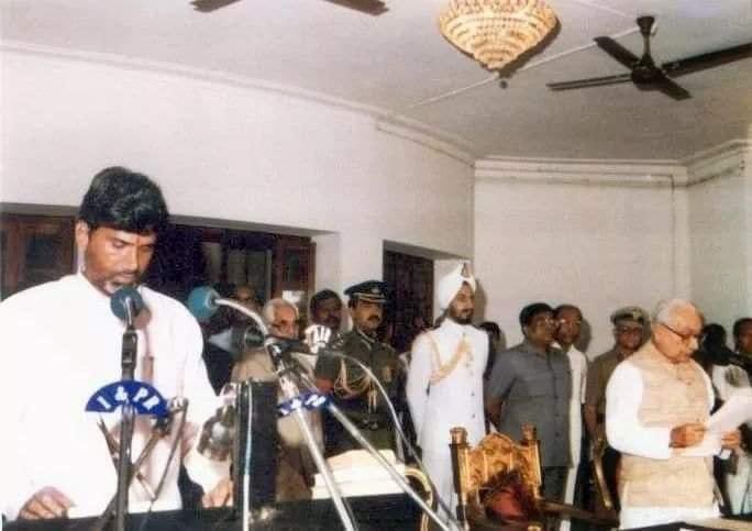 GuruDharanidhar's tweet photo. 2024 లో జరిగే ప్రమాణస్వీకారం కోసం waiting సార్ ❤️

రాష్ట్ర రూపు రేఖలు మార్చేసిన అద్భుత క్షణాలు 👏

సగటు రాజకీయ నాయకుడి నుంచి విజనరీ నాయకుడిగా, CEO Of AP గా మారిన రోజులు 👌👍✌️🙏🏻  #HBDTrendSetterCBN #DynamicLeader #VisionaryIcon #TrueWarrior #HappyBirthdayCBN
#HBDPeoplesLeaderCBN https://t.co/GKRm98ozSX