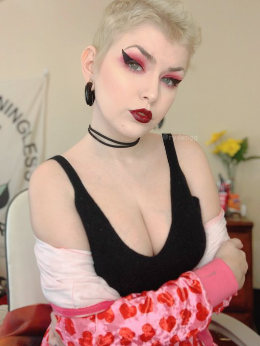 the blonde fauxhawk is baaaaaack!!! 💕☺️ https://t.co/0ZBxME6vgS<a href="/tag/mvsales"class="tags"><span>#mvsales</span></a>