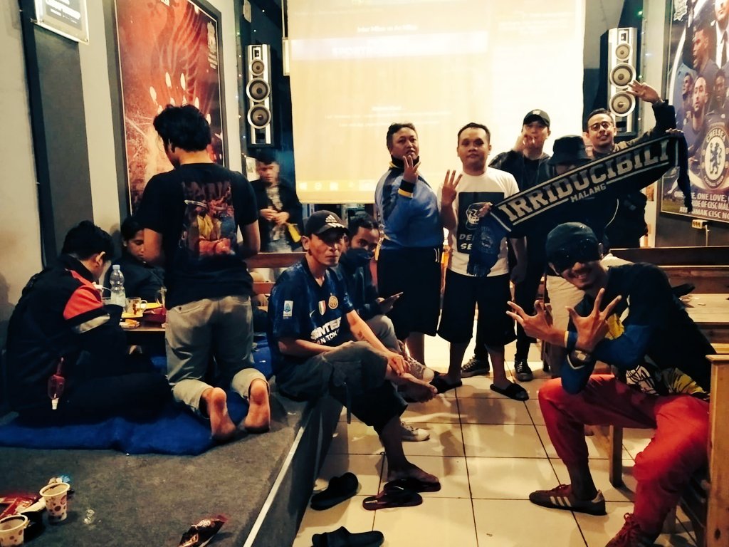 Senyum Donk, masa balik badan gitu
<a href="/ICI_Malang/">ICI Regional Malang</a> <a href="/InterClubIndo/">Inter Club Indonesia</a>