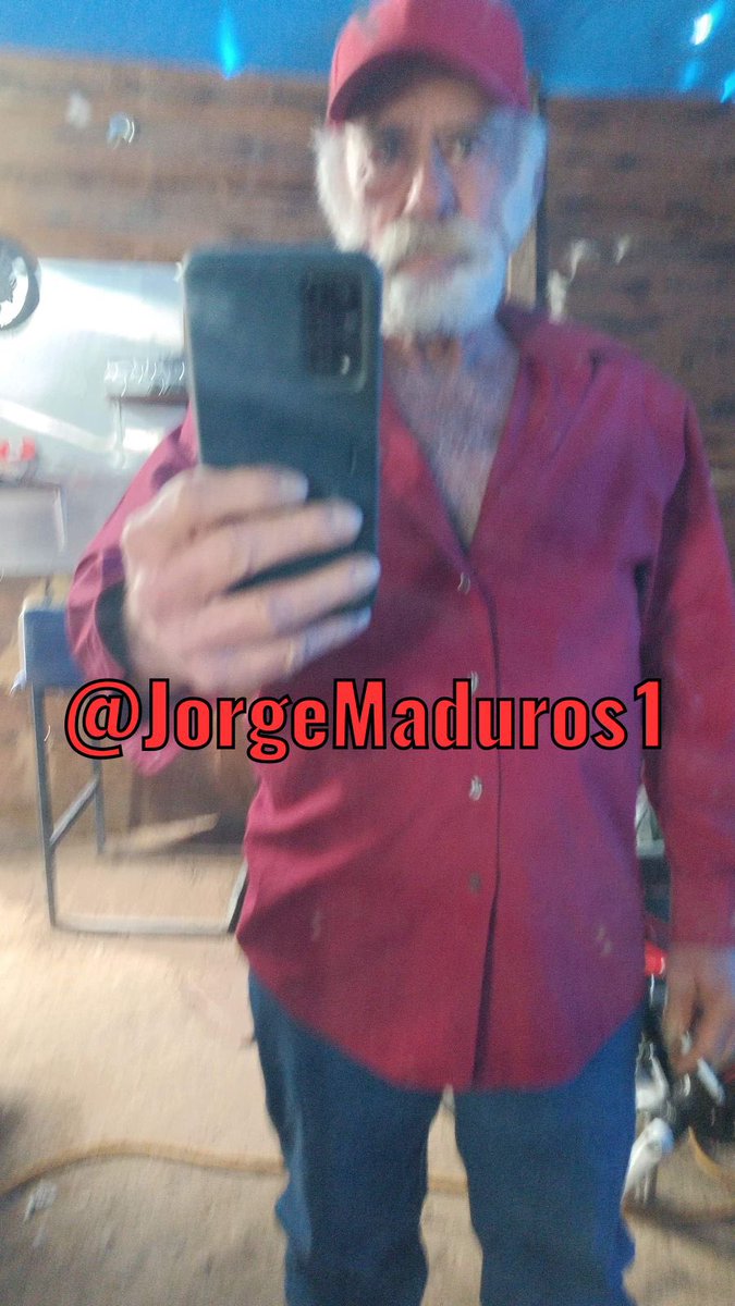 JorgeMaduros1's tweet photo. Un rico madurito vergon. Tengo videos de él aventándome la leche ☺️ https://t.co/Ah3sW9RzRv