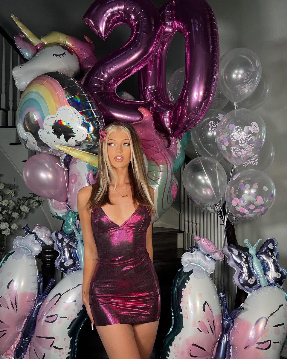 iamlorengray's tweet photo. happy birthday 2 me! https://t.co/GhshOEvnSi