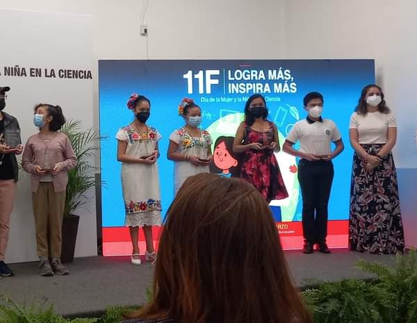Si te interesan temas de las áreas STEM te invitamos a que visualices las publicaciones realizadas por el Mtro. Luis Valladares Ríos Finalista Estatal del Estado de Colima del Premio Docentes Extraordinarios NTP México 2020.
Entra a movimientostem.org/noticias/