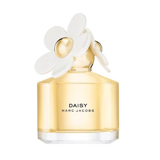 DannaAccess's tweet photo. Los perfumes favoritos de @DannaPaola son "Coco Mademoiselle, de Chanel" huele a cítricos, madera y pachulí, el segundo perfume "Daisy, de Marc Jacobs" se compone de fresas, frutos del bosque, pomelo sanguino, hojas de violeta, madera blanca y vainilla. https://t.co/8ZFETQnoVX