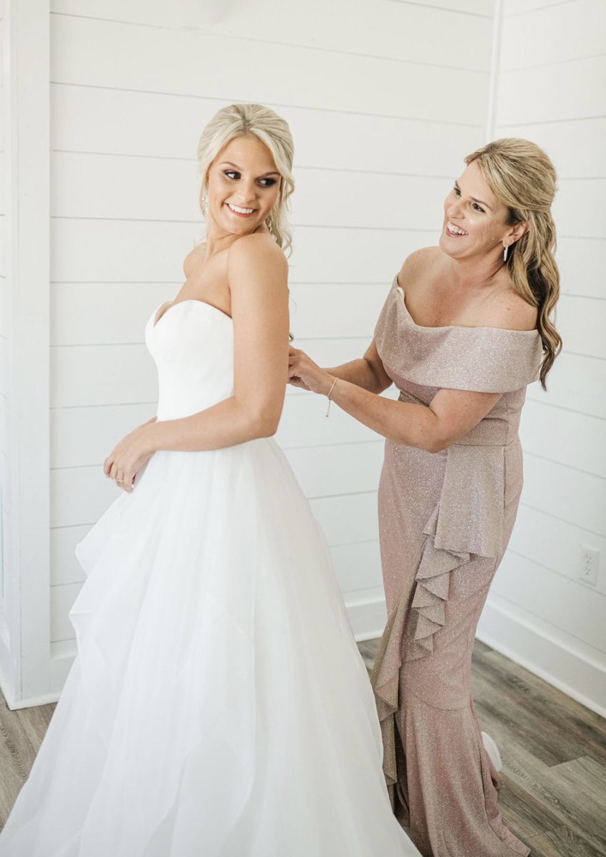 TXBAMOM's tweet photo. We couldn’t have asked for a more magical day filled with nothing but love and happiness! #ItWasAlwaysOndrej #April3Twenty22 #ParentsOfTheBride #BothKidsAreMarried #GiveMeGrandchildren https://t.co/E2Zaeqq07C